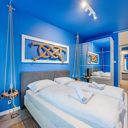 Riverfront Gdansk, Sun & Snow