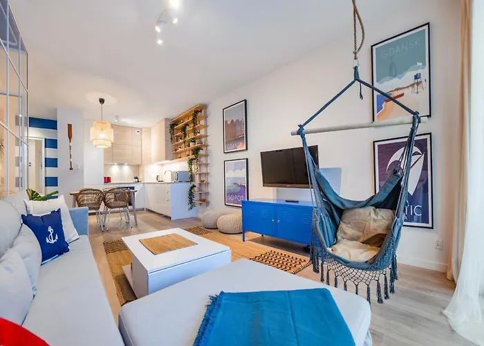 Riverfront Gdansk, Sun & Snow