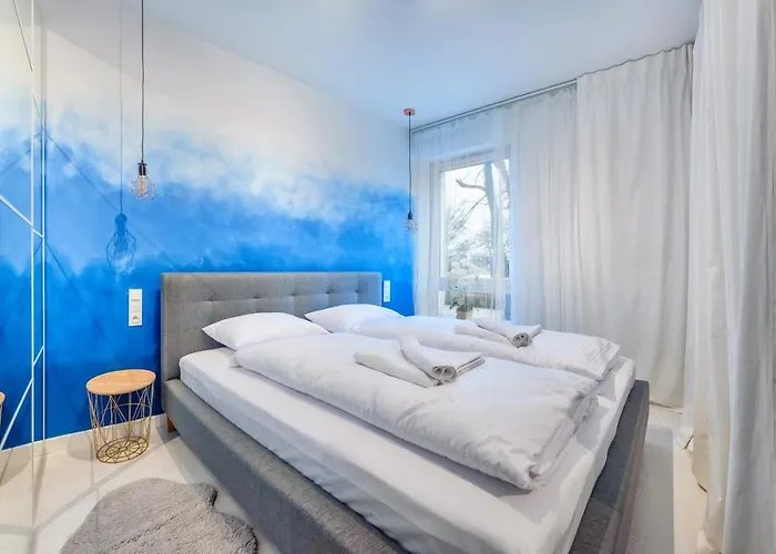 Riverfront Gdansk, Sun & Snow